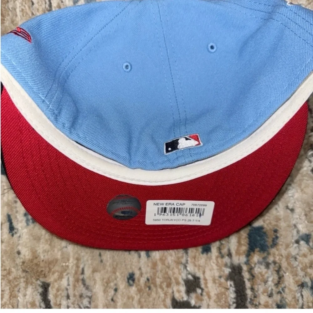 New Era Light Blue and Black Blue Jays Fitted Cap - Picture 5 of 8